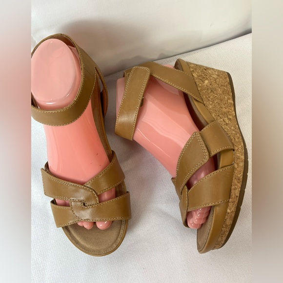 Clark’s Unstructured Women's Tan Corks Wedge Sandals Size 8.5 New - Picture 1 of 10